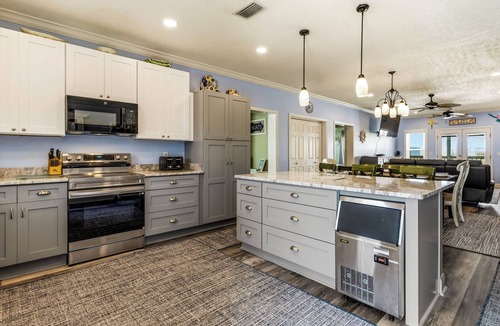 Dauphin Island House | Blue Sky Breeze - Gulf Front, Pet Friendly on the beach