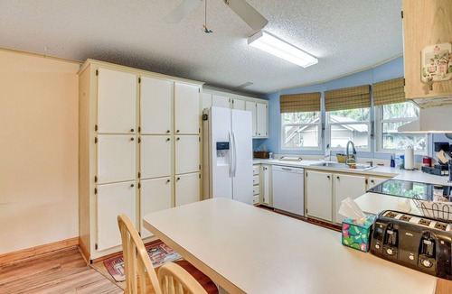 Satsuma House | Boat Dock & Waterfront Deck: Home in Satsuma!