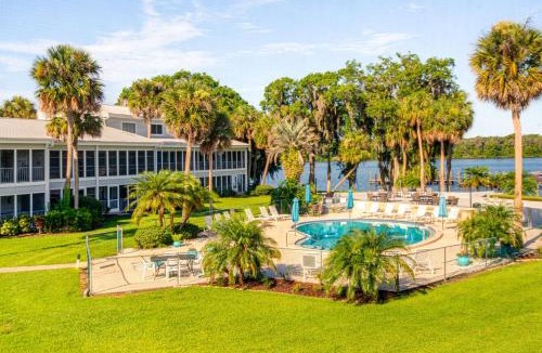 Welaka House | Boat, Fish & Swim: Condo on St Johns River!