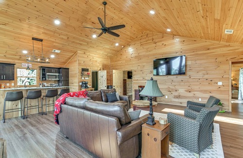 Northport Cabin | Boat & Relax! Wooded Northport Home on 60 Acres