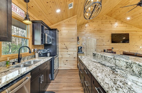 Northport Cabin | Boat & Relax! Wooded Northport Home on 60 Acres