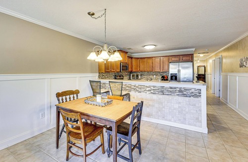 Alexander City Condo | Boat Slip & Pool Access: Alexander City Escape