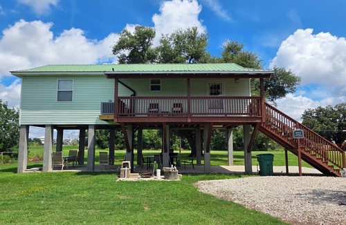 Lafitte House | Book and enjoy the outdoors! See weekday discounts! 30min from New Orleans