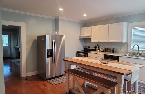 Northside House | Book it, and see why our guests love us! Private yard for your pet with pet fee
