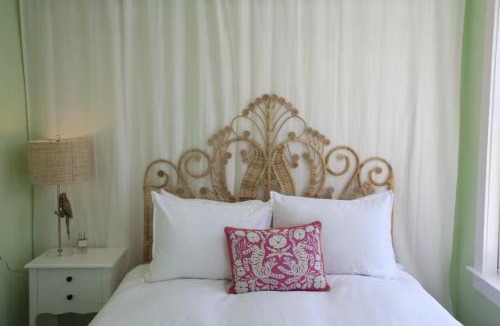 Historic District - North Apartment | Bosch Huse Rosé - Zomer
