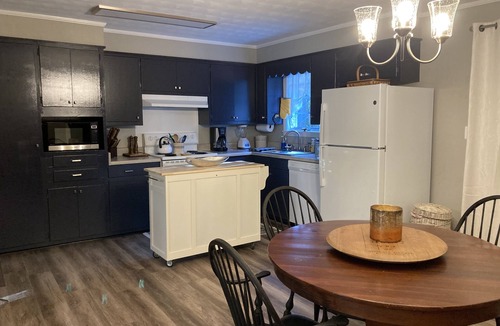 Scobey House | Bougie Residence in a Country Setting near Enid and Grenada Lake