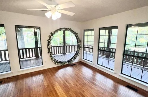 Albertville House | Boulder Cabin: 7 Beds, Arcade, Inflatables & More!