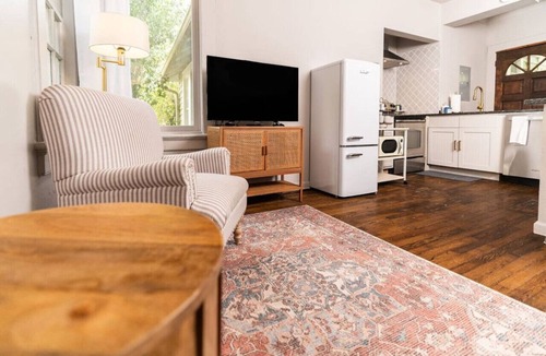 Columbus House | Boutique 1 BR at Park Place!