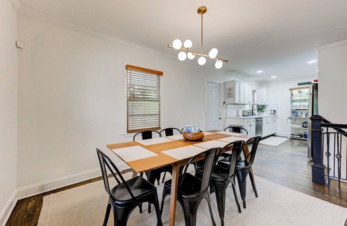 Atlanta House | Boutique ATL Escape | Movie Room and Covered Deck