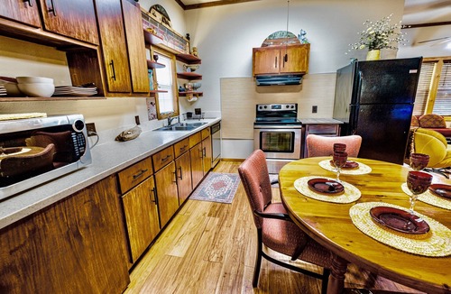 Loxley House | Boutique resort,1-4 adults, hot tub/pool/guest house