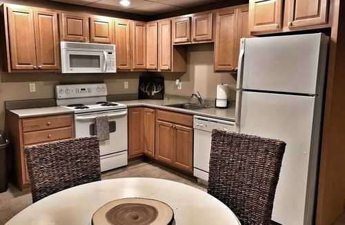 Boyne Falls Condo | Boyne Mountain 5 bedroom/4 bathroom Disciples Village, Luxury + Starbucks!