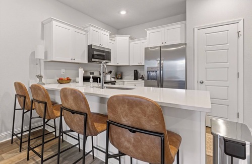 Ocean Springs House | Brand-new Coastal Escape 3BR/2.5BA minutes from vibrant downtown Ocean Springs.