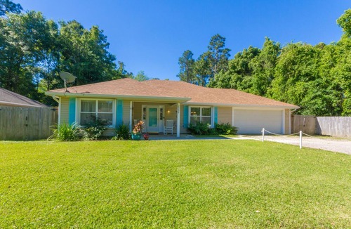 Gulf Shores House | Breeze Blu Inn Fenced yard, Pups Welcome, Beautiful ,Peaceful, Perfect location.