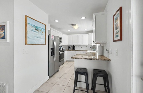 Toilla Segunda House | Bright & Airy Beach Home Just One Block to Beach Access w/Pool!