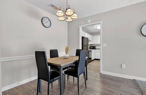 Tougaloo Apartment | Bright and Cozy Two -Bedroom Private Stay