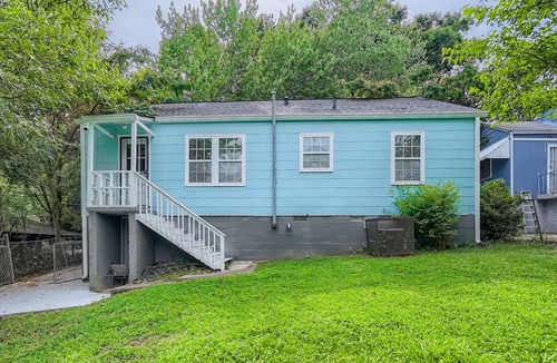 East Side House | Bright & Colorful 3 Bedroom in East Atlanta Village!