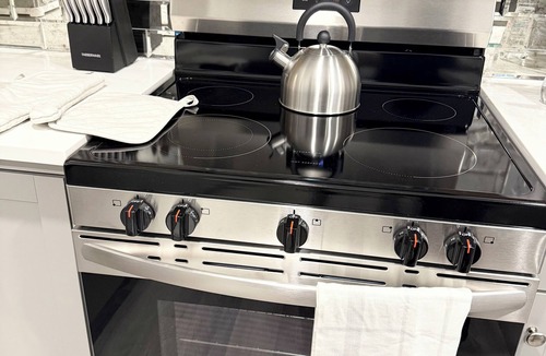Shannon House | Bright, Cozy & Convenient – Minutes from UAB, Airport and Downtown Fun!