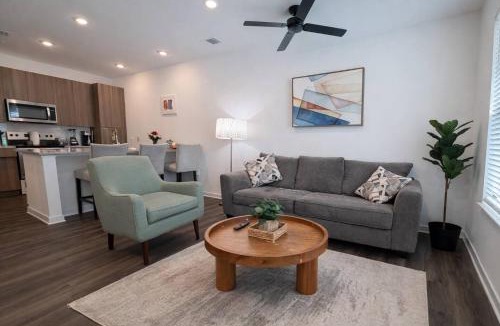 St. Augustine Apartment | Bright Modern King Bed Pool Historic St Augustine
