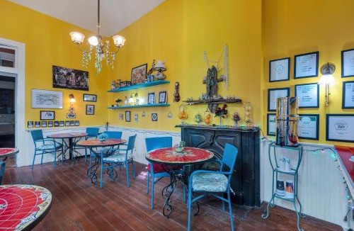 Esplanade Ridge Bed & Breakfast | Bright retreat w private balcony & garden views