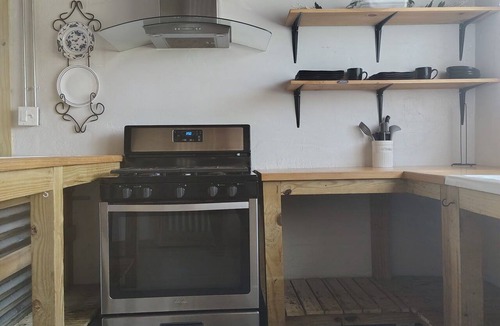 Lakeland House | Bright & Spacious Living – Modern Amenities in a Peaceful Lakeland Neighborhood