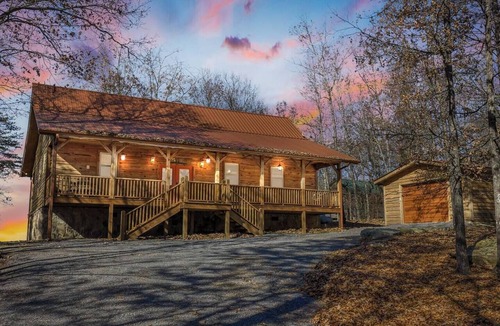 Mentone Cabin | Brow Bella | Mt Views, Hot Tub & Porch