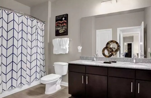 Lakes of Forest Hill Apartment | Buckingham Nest Master