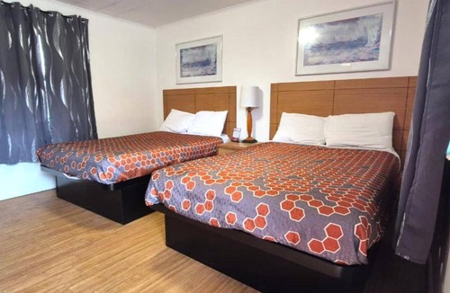 Cadillac Hotel | Budget-Friendly Room Offering Great Value for Work Travels or Leisure Getaways