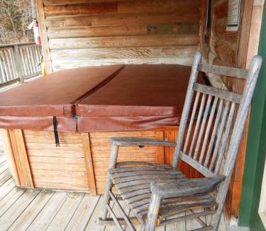 Mount Ida House | C12 - Luxury, loft, log-sided two bedroom Harbor North cottage on Lake Ouachita