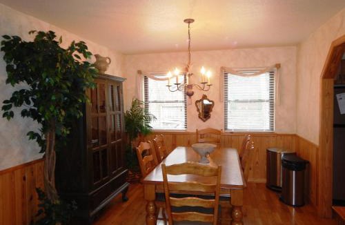 Mount Ida House | C12 - Luxury, loft, log-sided two bedroom Harbor North cottage on Lake Ouachita