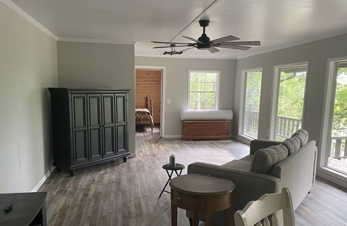 Lawson Cabin | Cabin El Dorado, AR