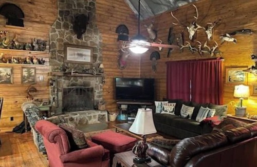 Coffeeville House | Cabin in the woods overlooking Grenada lake.