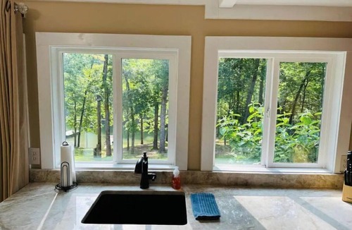Townville House | Cabin Lake Hartwell near Clemson and Greenville