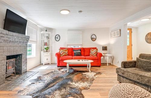 Carrollton House | Cabin w/Fire Pit - 7 Mi to Downtown Carrollton!