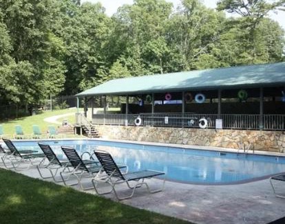 Ellijay House | Cabin Zen, Riverfront, Hot Tub, Arcades, Sleeps 8