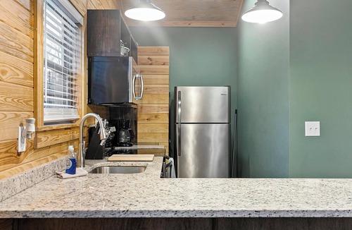 Wilsonville Cabin | Cabins Of Lay Lake at Beeswax Cabin #1