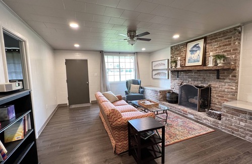 McComb Cottage | Camellia Cottage - rural setting of historic Holmesville on Bogue Chitto River