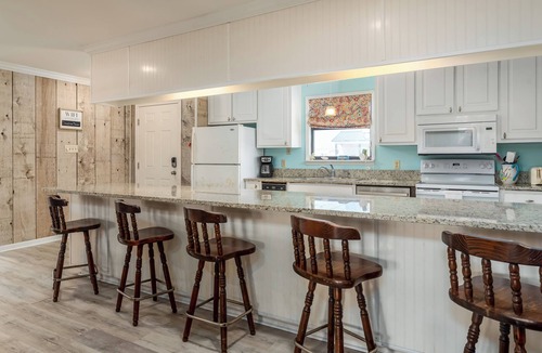 Silver Cay House | Canal-front, Boat Dock, Sleeps 9 - Anchor Eways