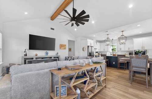 Shoreline Park House | Canal Front House with Dock and Outdoor Area