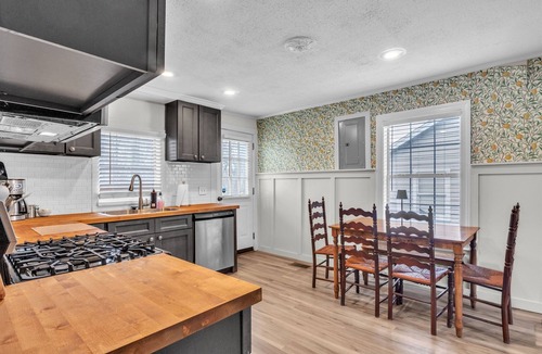 Starkville House | Canary Cottage, 3BR Near MSU, Patio and yard!