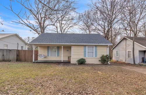 Starkville House | Canary Cottage, 3BR Near MSU, Patio and yard!