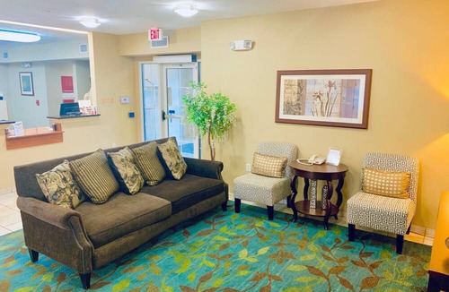 Hot Springs Hotel | Candlewood Suites Hot Springs, an IHG Hotel