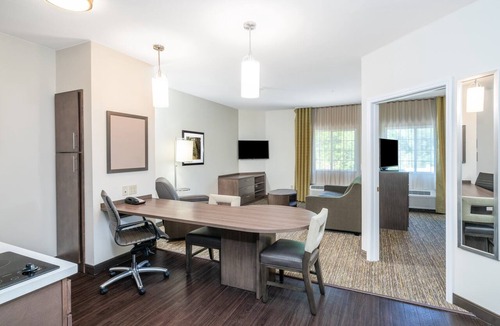 Auburn - Opelika Hotel | Candlewood Suites Auburn by IHG