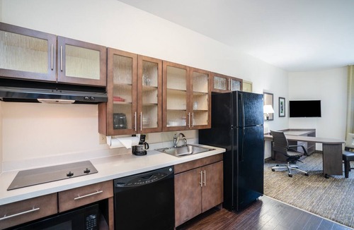 Auburn - Opelika Hotel | Candlewood Suites Auburn by IHG