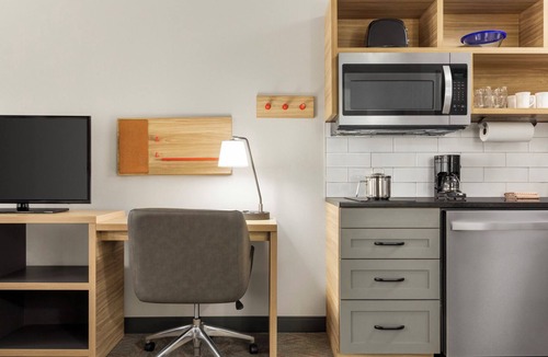 Skyland Park Hotel | Candlewood Suites Tuscaloosa by IHG