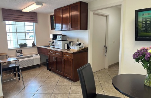 Denham Springs Hotel | Carom Inn Denham Springs-Baton Rouge