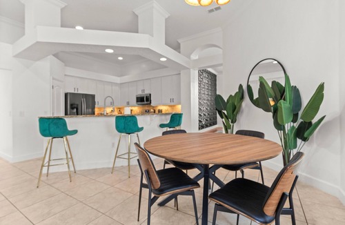 Plymouth House | Casa Esmeralda w/Kg Bd - Heated Pool - Lanai Bonfire