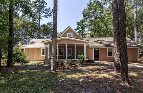 Hinesville House | CasaOasis Golf Course Executive Stay Game Room