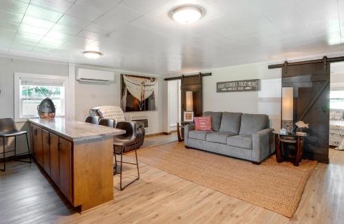 Centre House | 'Cast a Line Cabin' w/Dock on Weiss Lake