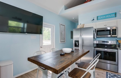 Bon Secour Cottage | Castaway Tiny Home in Bon Secour near Bon Secour River, 8 miles to sportsplex