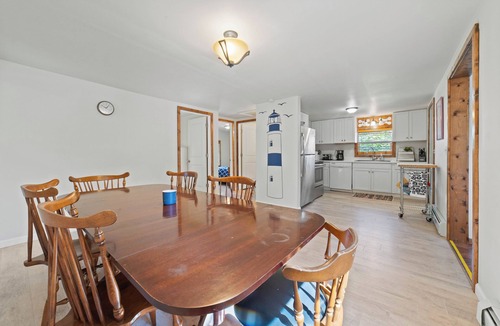 Carp Lake House | Cecil Bay Getaway : Family Summer Escape | Wilderness & Beach Fun- No A/C